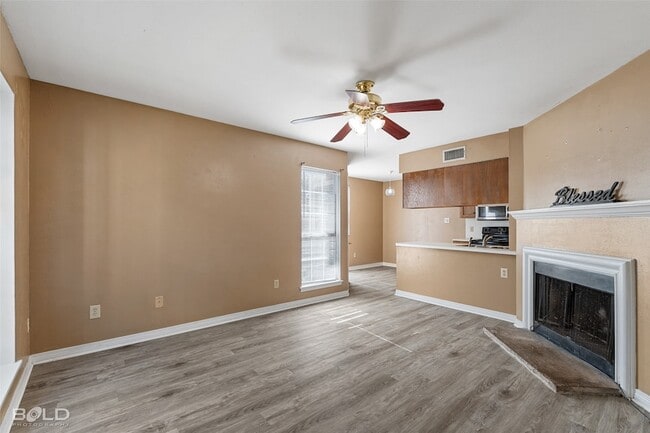 Photo - 253 Settlers Park Dr