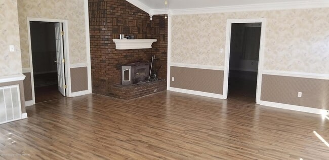 Photo - 2128 Red Banks Rd N