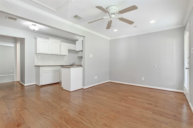 Photo - 4931 Junius St Unit 8