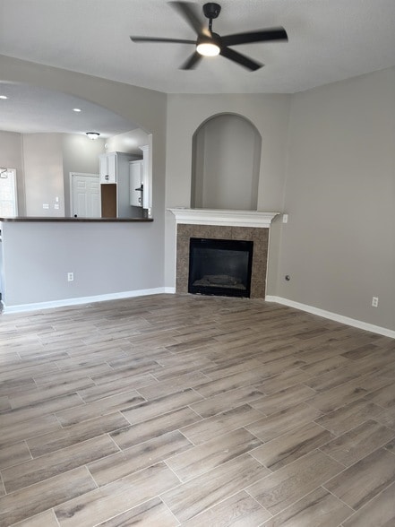 Photo - 1237 Travers Ln