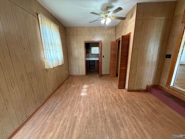 Photo - 2116 Gilbreath Rd NW