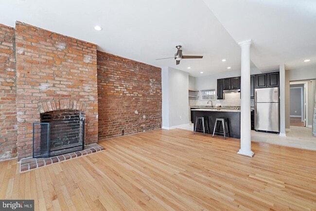 Photo - 504 L St NE