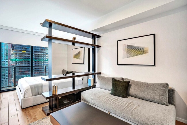 Building Photo - 398 NE 5th St Unit SI FL17-ID1504041P
