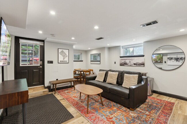 Photo - 409 O St NW Unit SI ID1018321P