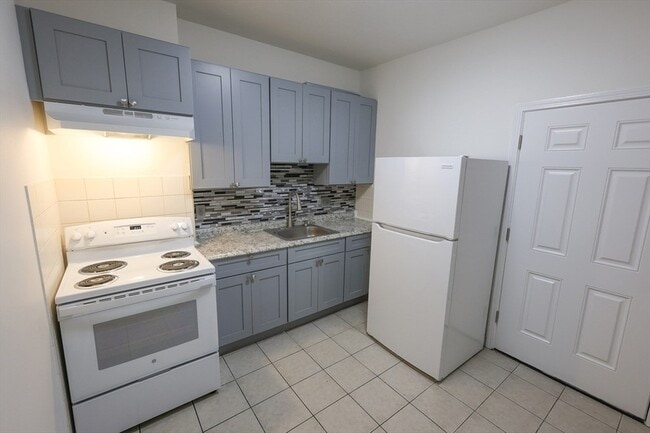 Building Photo - 127 Intervale St Unit 3