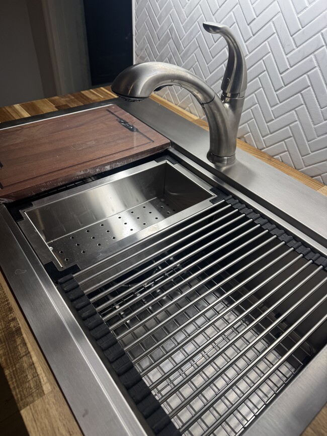 Photo - 219 N Main St