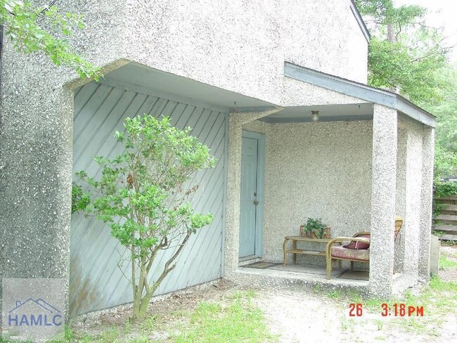 Building Photo - 1065 Kelly Dr