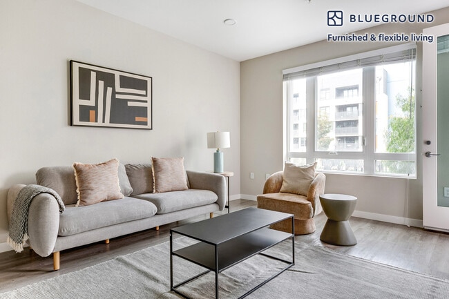 Building Photo - 3560 Rambla Pl Unit FL3-ID1879