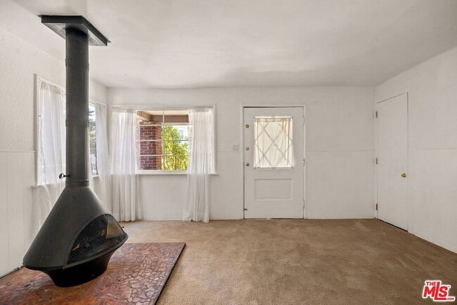 Photo - 435 Raymond Ave