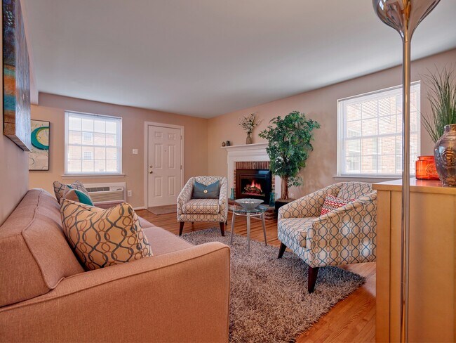 Warm and inviting Living Room - The Preserve at Darby Creek
