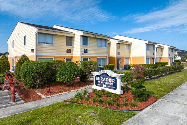 Building Photo - Mirador at Woodside