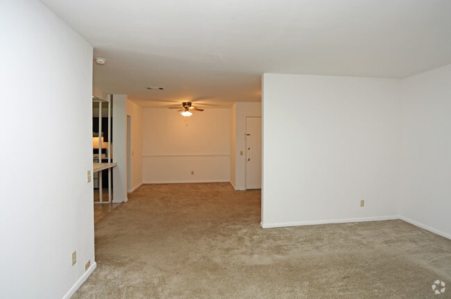 Photo - Springtree Apartments