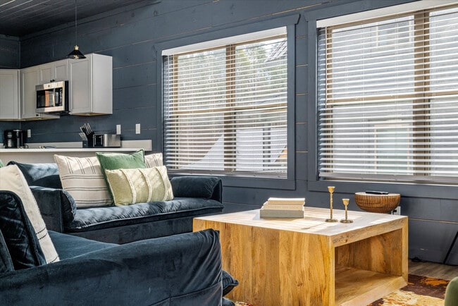 Photo - 528 Warbonnet Wy Unit ID1022144P