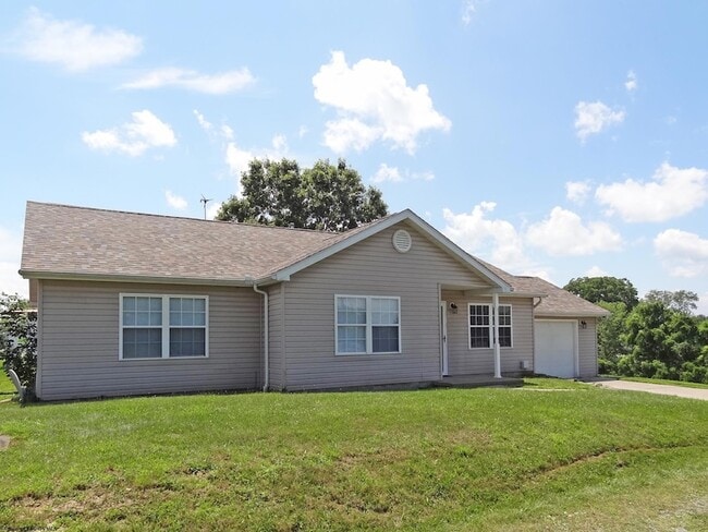 Photo - 1002 Bakers Ridge Rd