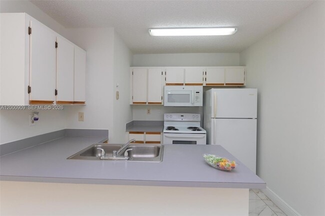 Photo - 18304 NW 68th Ave Unit L