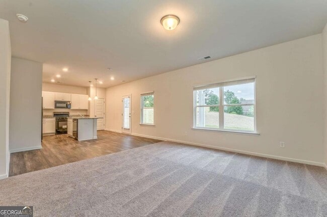 Photo - 8 Majestic Oaks Way NE