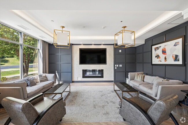 Clubroom Lounge - Audubon Easterly
