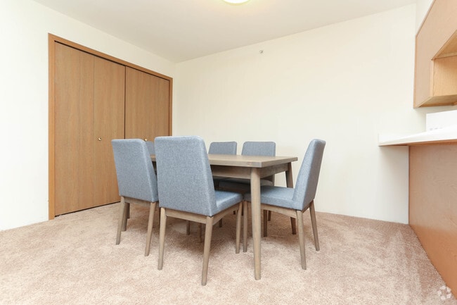 2BR, 1BA - 960 SF - Dining Area - Williams Estates Apartments