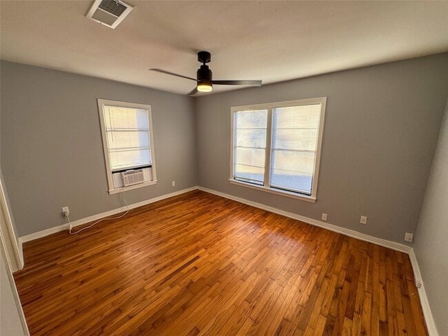 Photo - 1326 W Shepherd St Unit 1328