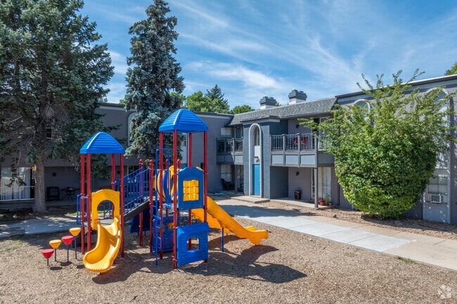 Play Area - The Ventana at Colorado Station
