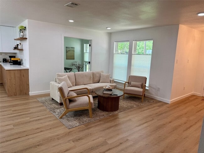 Photo - 8515 Mullins Dr