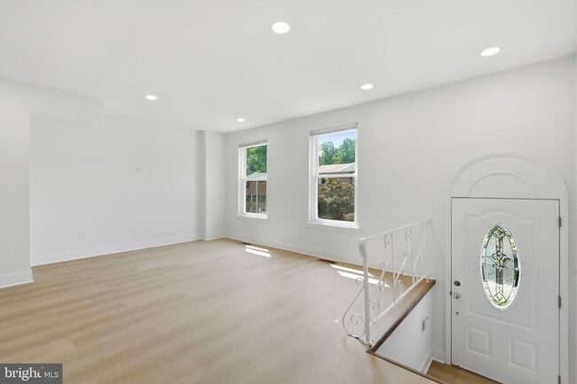 Photo - 223 Parkdale Rd