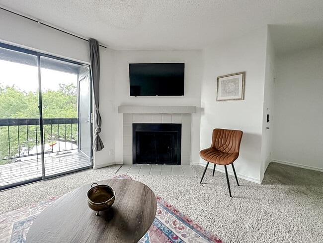 Photo - 1071 Clayton Ln Unit SI ID1534926P