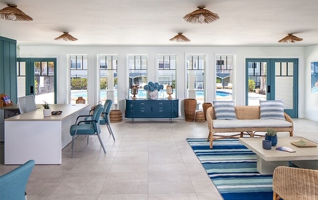 Photo - Royal Breeze Apartments
