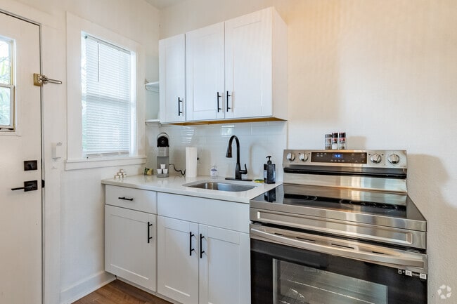 Studio, 1BA - 440SF - Kitchen - Satoshi Sol-FULLY FURNISHED AND ALL INCLUSIVE