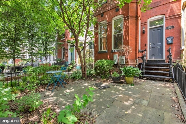 Photo - 1810 6th St NW