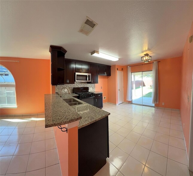 Photo - 5005 Daymon Ct