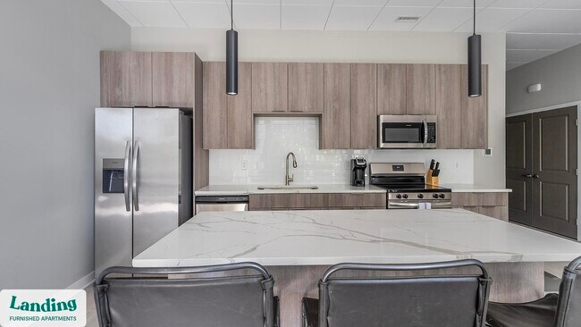 Photo - 600 19th St N Unit 211