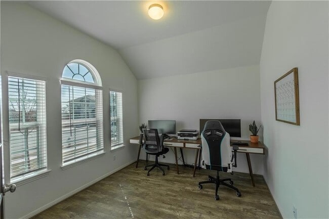 Photo - 104 Cascia Cir