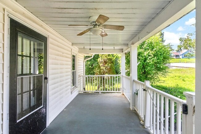 Photo - 3008 Lakeshore Dr