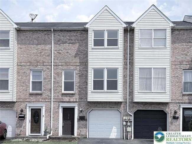 Building Photo - 1217 N Nelson St