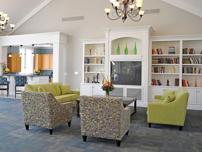 Clubhouse Lounge Area - The Springs Apartment Homes
