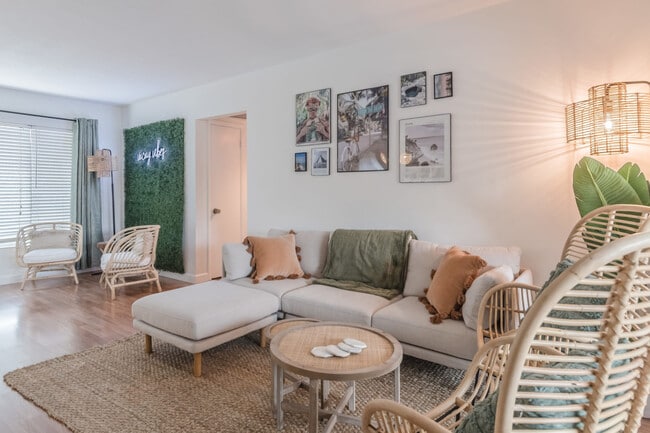 Photo - 1321 Chesterfield Dr Unit ID1018173P