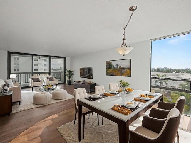 Building Photo - 4800 Bayview Dr Unit 606