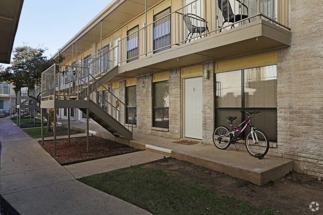 Photo - Everton at Bellmar