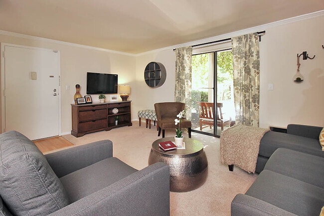 Photo - The Hamptons at Town Center