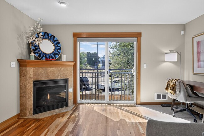 Photo - 9237 17th Ave SW Unit SI ID1603385P