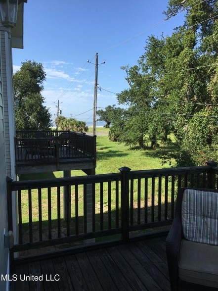 Photo - 153 Markham Dr