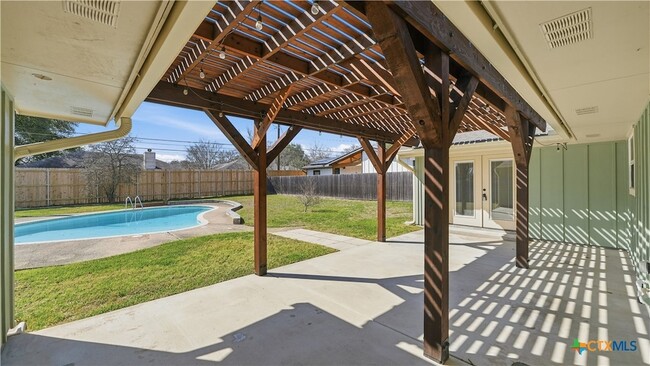 Photo - 1409 Highland Dr