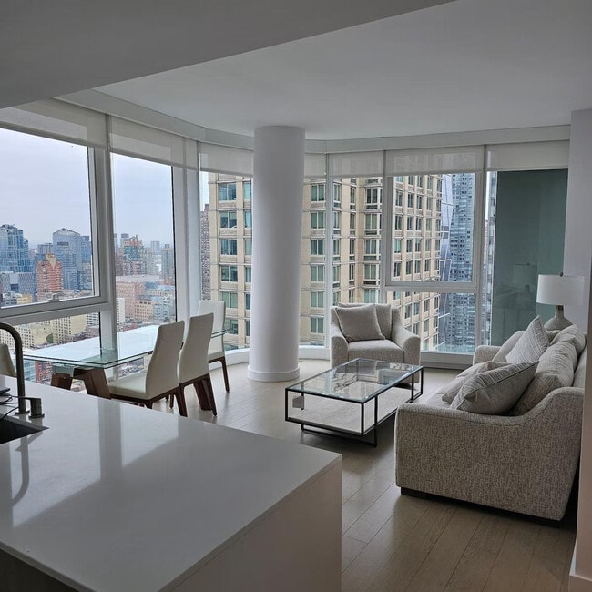 Photo - 1626 Broadway-SI ID1461706P Unit SI ID1461706P