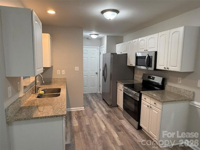 Photo - 6617 Cedar Cliff Dr