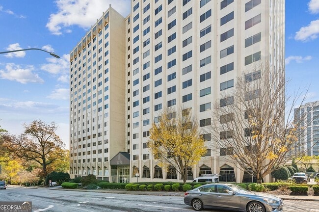 Building Photo - 2479 Peachtree Rd NE Unit 612