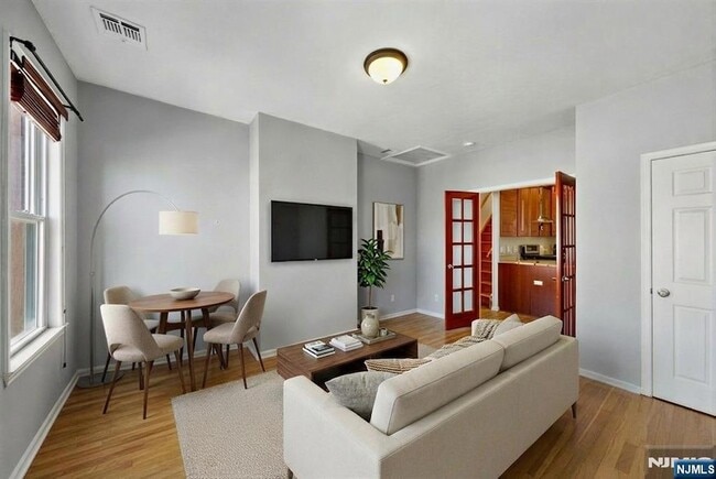 Photo - 364 New York Ave Unit 3