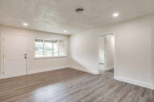 Photo - 3812 Linkwood Dr