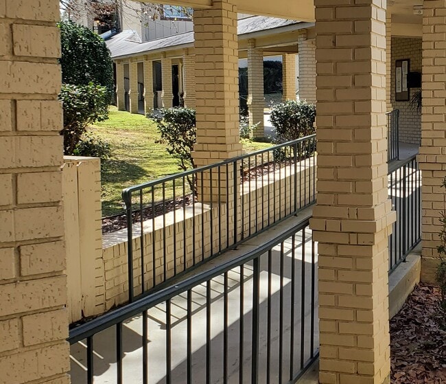 Photo - Forest Royale Apartments