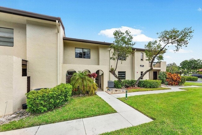 Photo - 8566 Casa Del Lago